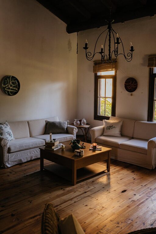 Simple Ways to Create a Cozy and Inviting Living Space at Home